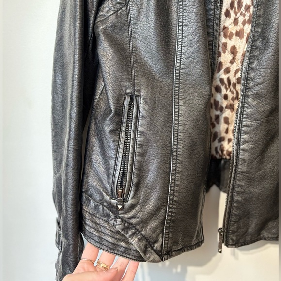 🎉4/30$🎉 Point Zero Vintage Black Faux Leather Moto Jacket – Medium 🖤 - Picture 3 of 8